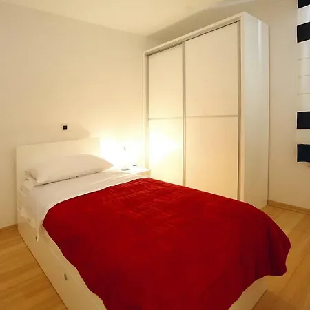 Sunnyside Cdn02066 Dye Apartment *