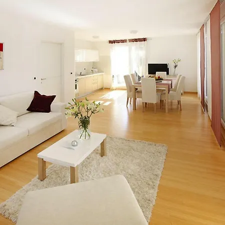 Sunnyside Cdn02066 Dye Apartment